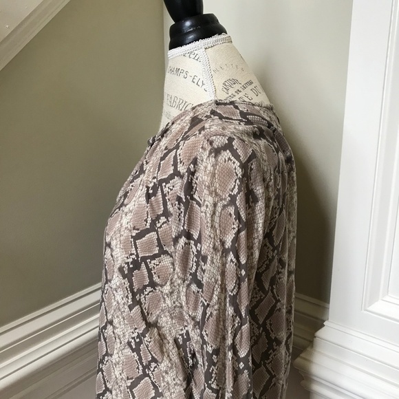 Bella Dahl Snake Print Tunic Blouse Top Shirt Womens Small Long Sleeve Brown Tan - Picture 10 of 12